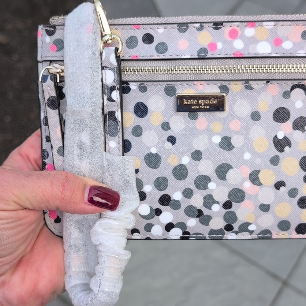 Kate Spade Shore Street Grey Multi Wristlet NWT - Picture 4 of 9